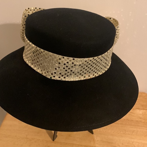 Hat - Picture 3 of 8